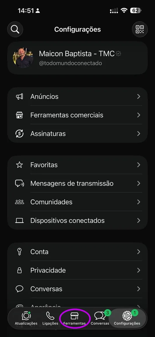 Tela de Configurações do WhatsApp Business com a aba Ferramentas circulada na barra de baixo